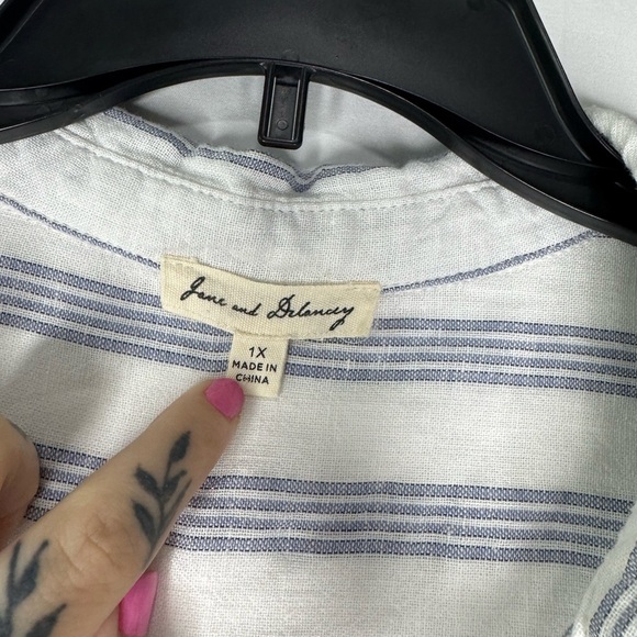 Jane and Delancey Striped Button-Up Shirt - Size 1X - Picture 3 of 7